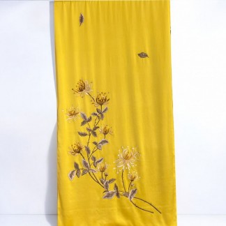 Silk scarf hand-embroidered with daisy 36*200 cm